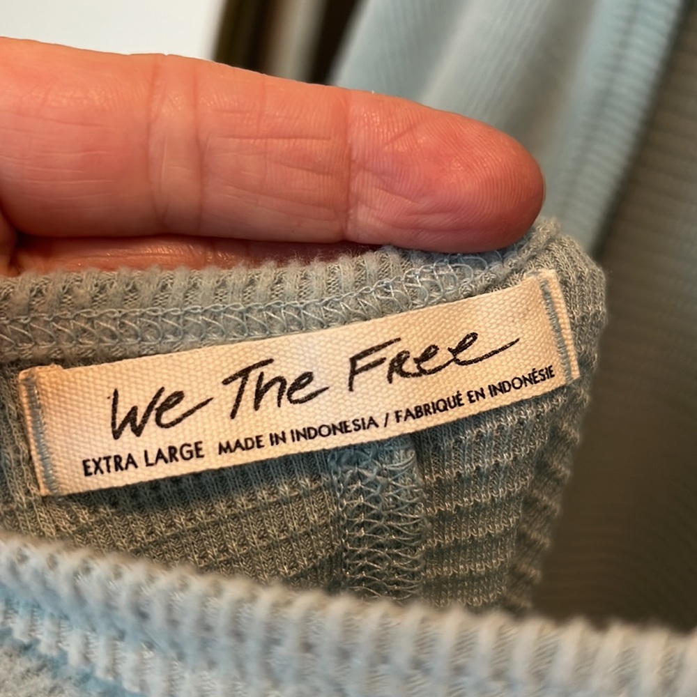 Blue Free People Winnie Baby blue sweater peek a boo style tunic NWT - Picture 7 of 9